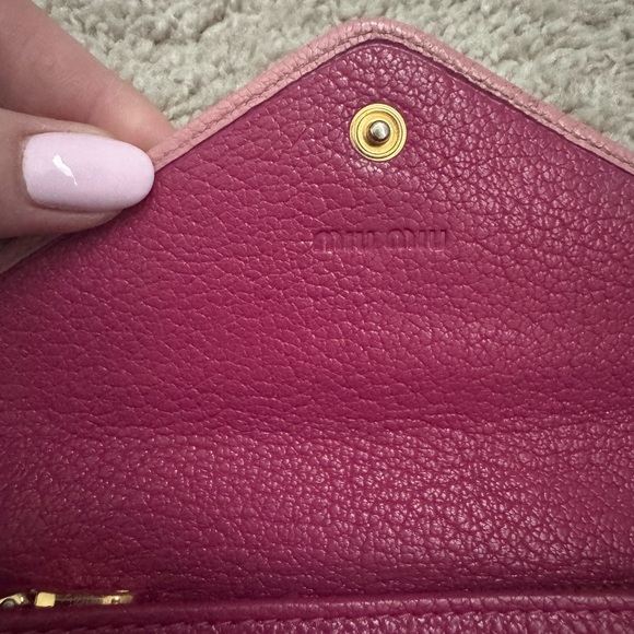 Preloved Authentic Miu Miu Envelope Wallet - Picture 6 of 15